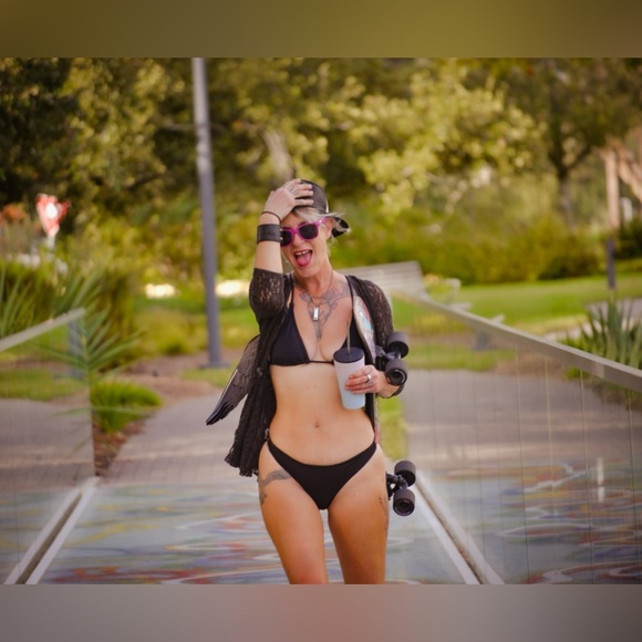 Tanya here, lover of fashion vintage wear! - Picture 14 of 14